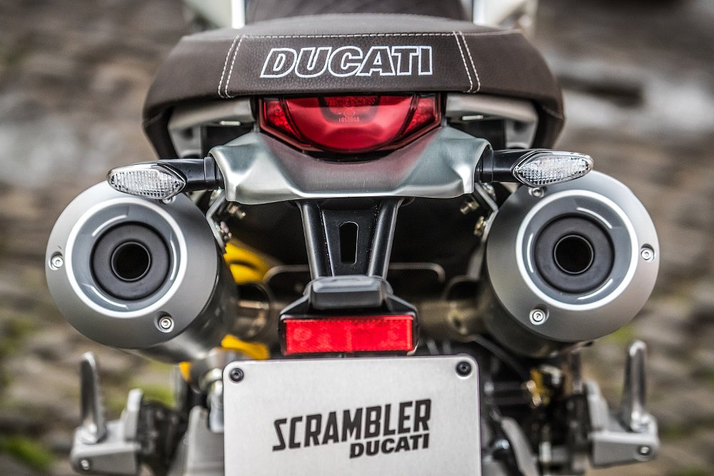 Scrambler 1100 dual exhausts