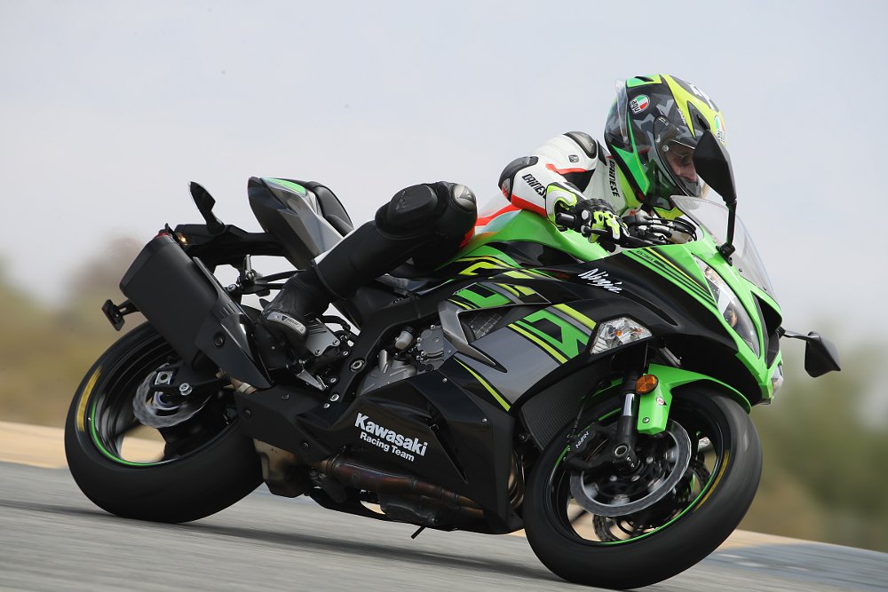 Kawasaki ZX-6R on Dunlop Q4 tires at Chuckwalla