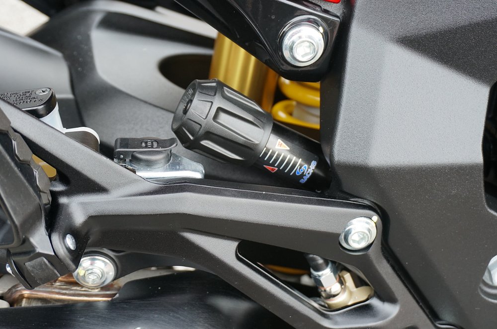 remote preload adjuster