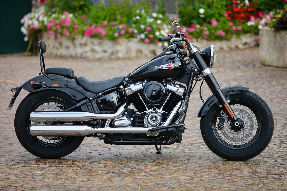 Harley Davidson Softail Slim with sissy bar