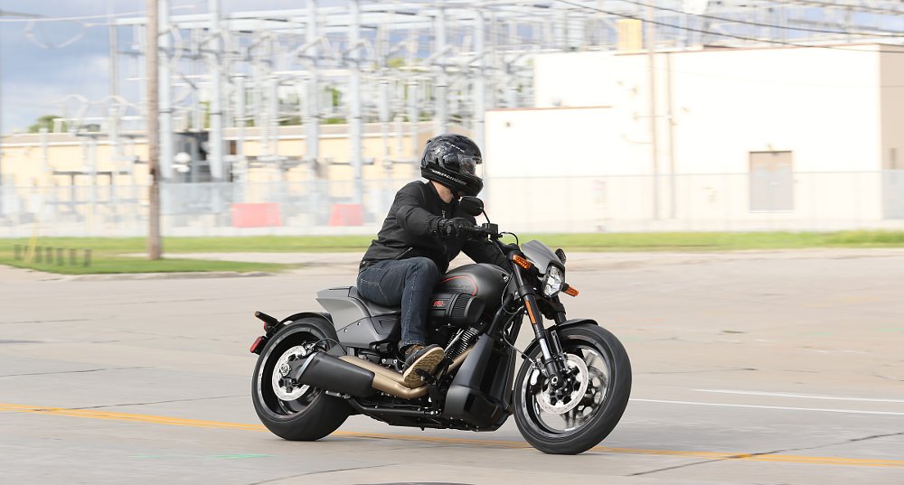 riding the Harley-Davidson FXDR