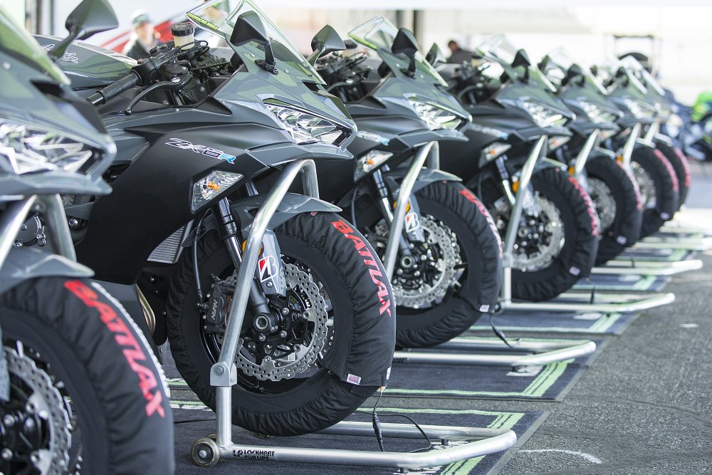 Bridgestone R11 tires on warmers