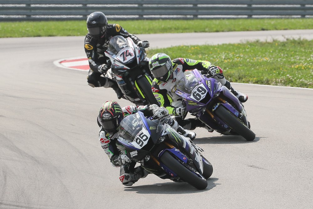 Supersport race at PIRC