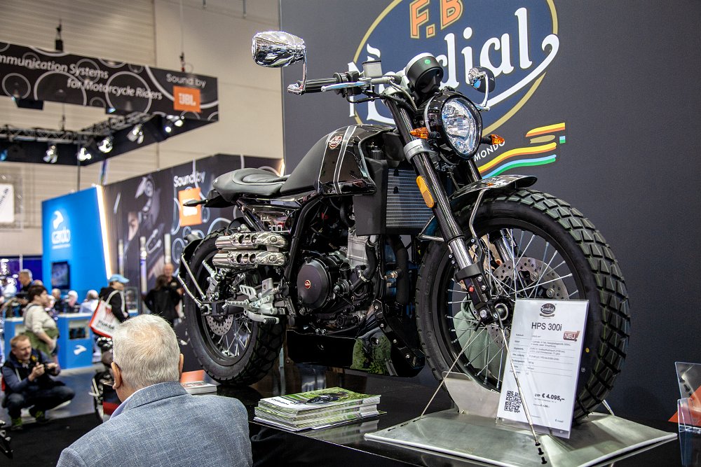 F. B Mondial HPS 300i ABS