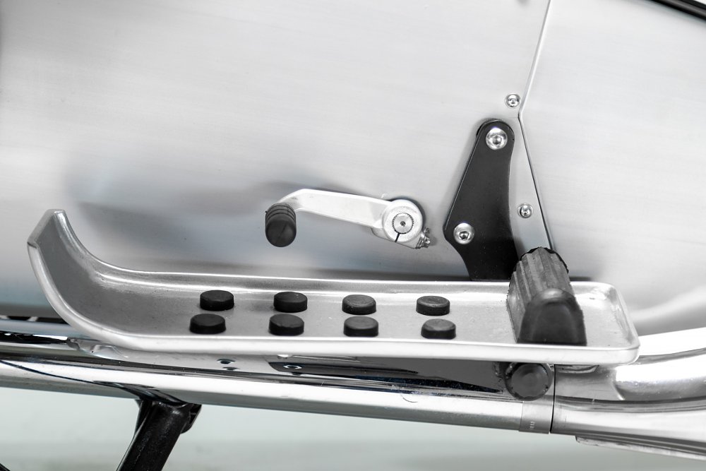 Nmoto floorboard detail