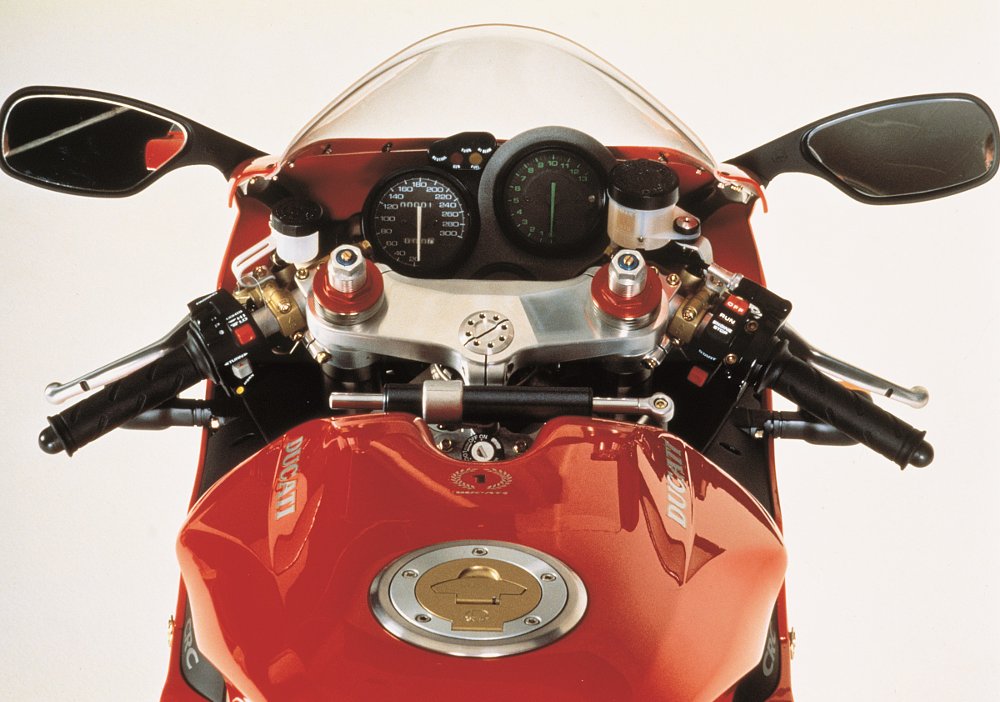 Ducati 916 cockpit