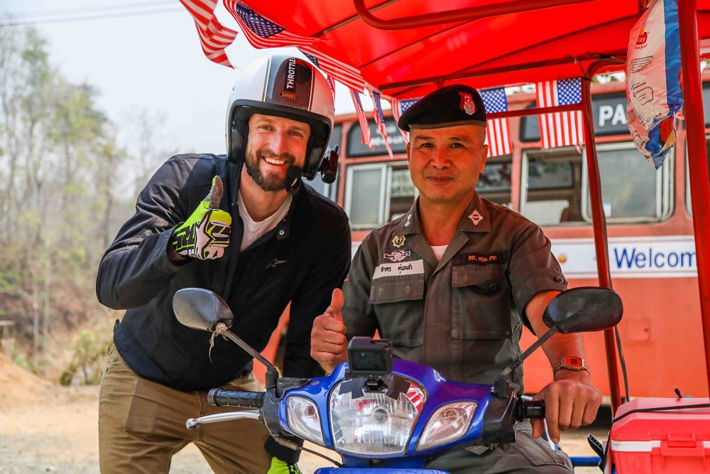 photo with a friendly soldier