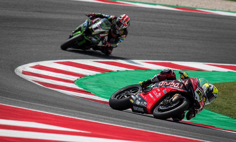 Alvaro Bautista and Jonathan Rea