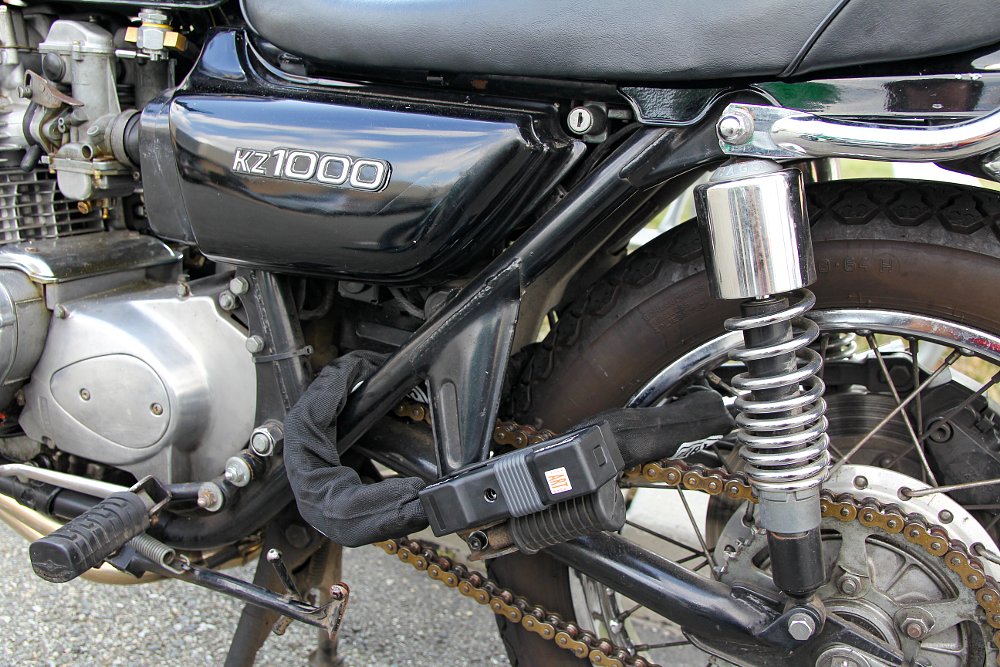 Motorcycle chain lock