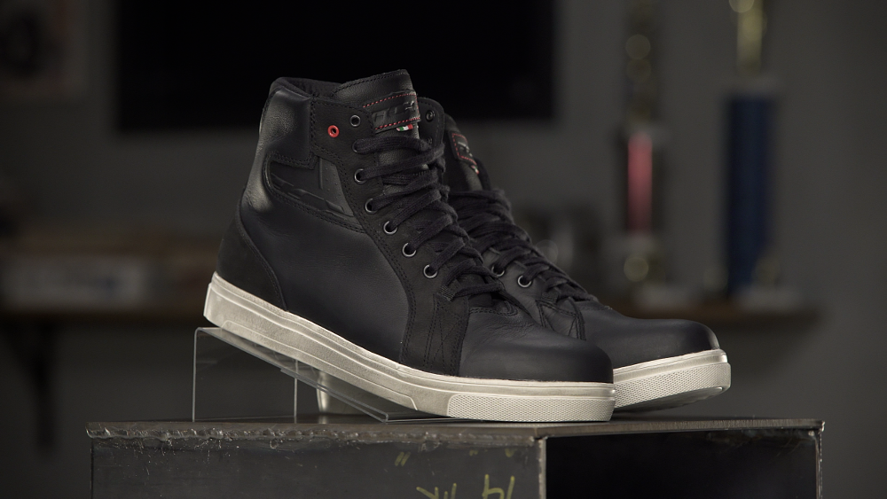 Motorcycle street boots