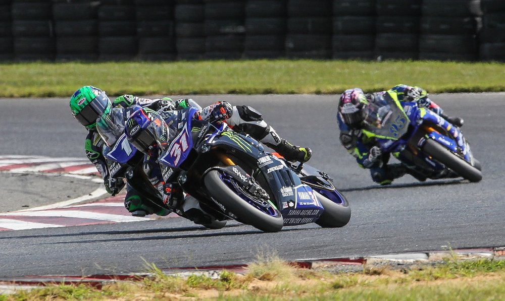 Garrett Gerloff leads Superbike race