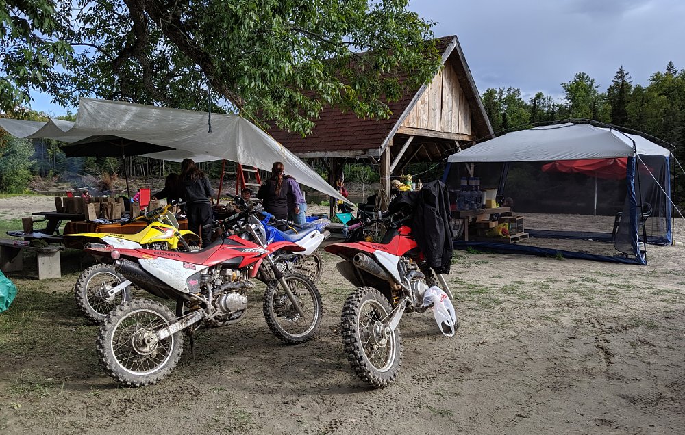 dirt bikes at Babes Ride 'n Rage