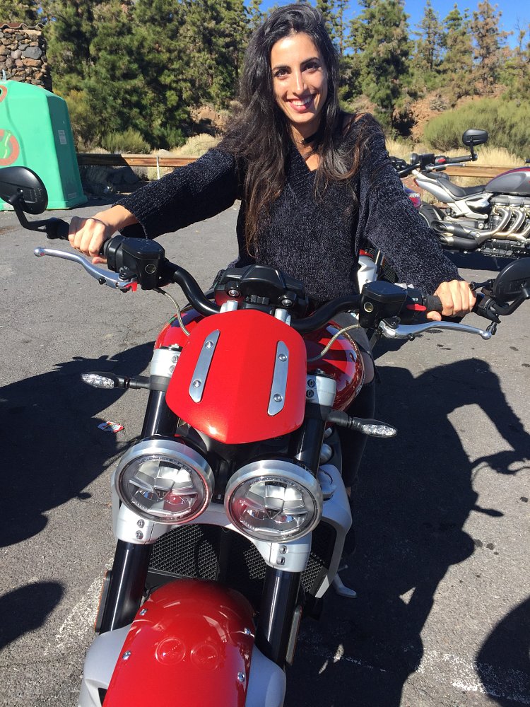 Lilya test-sits the Rocket 3