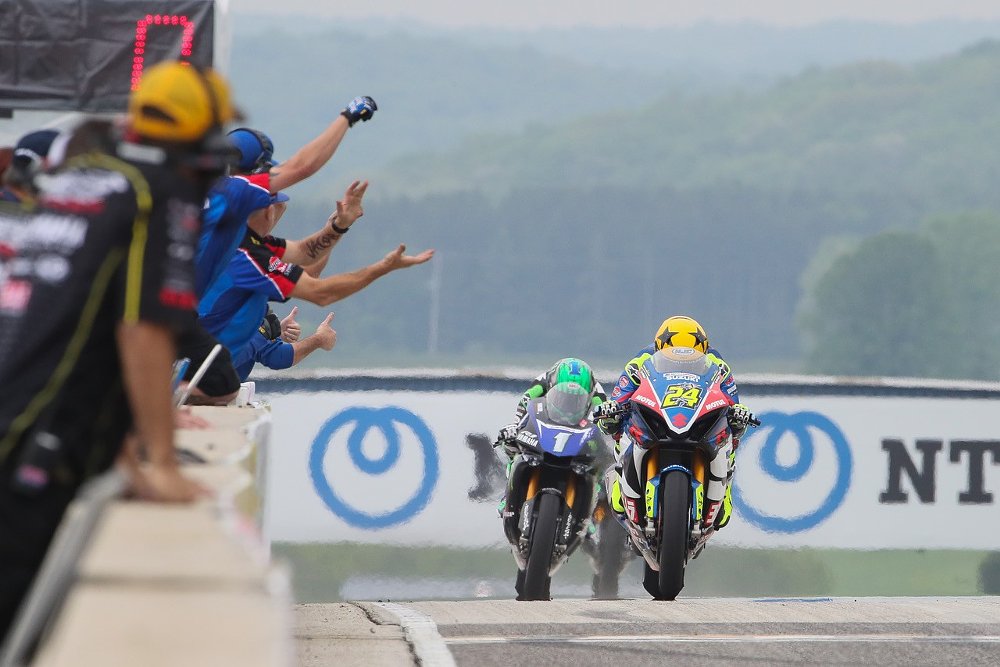 MotoAmerica race finish