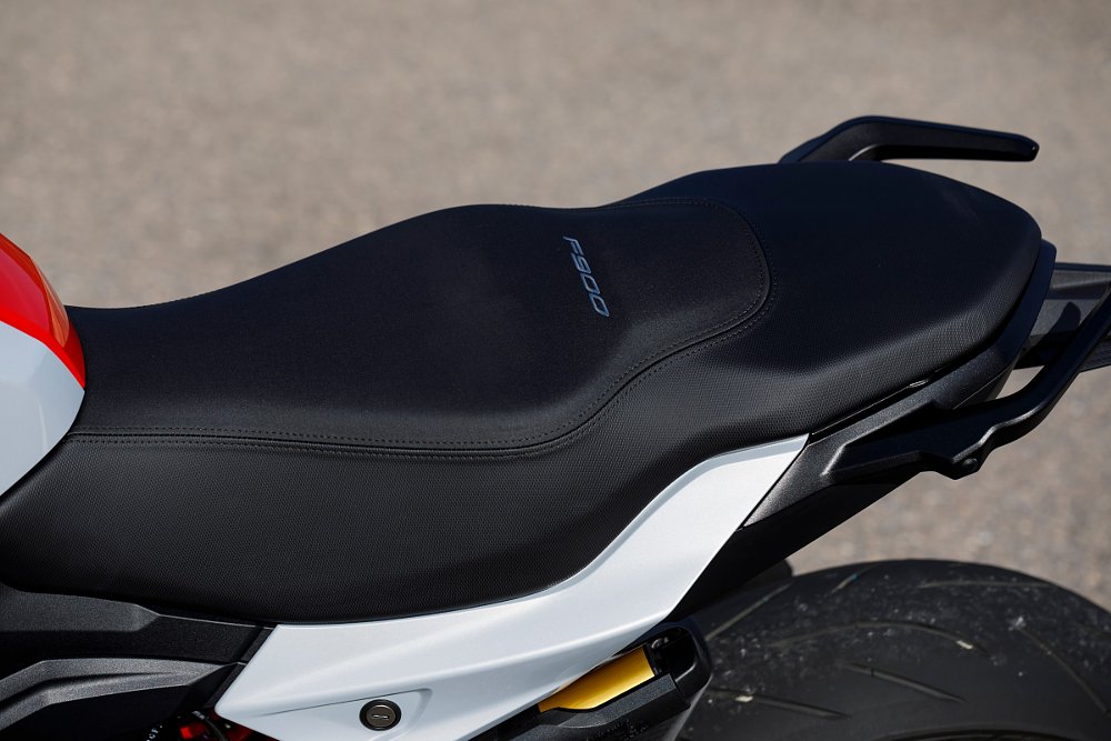 BMW F 900 R seat