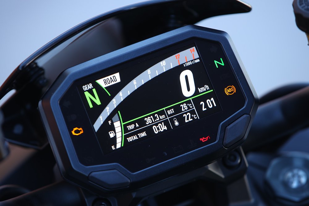 Kawasaki Z H2 TFT display
