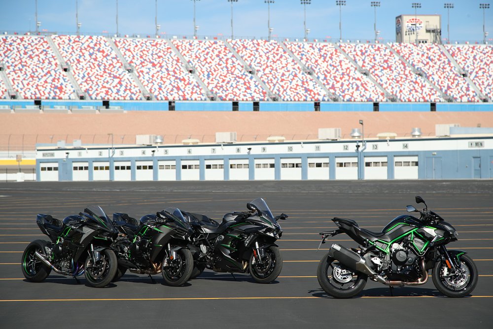 Kawasaki H2 line