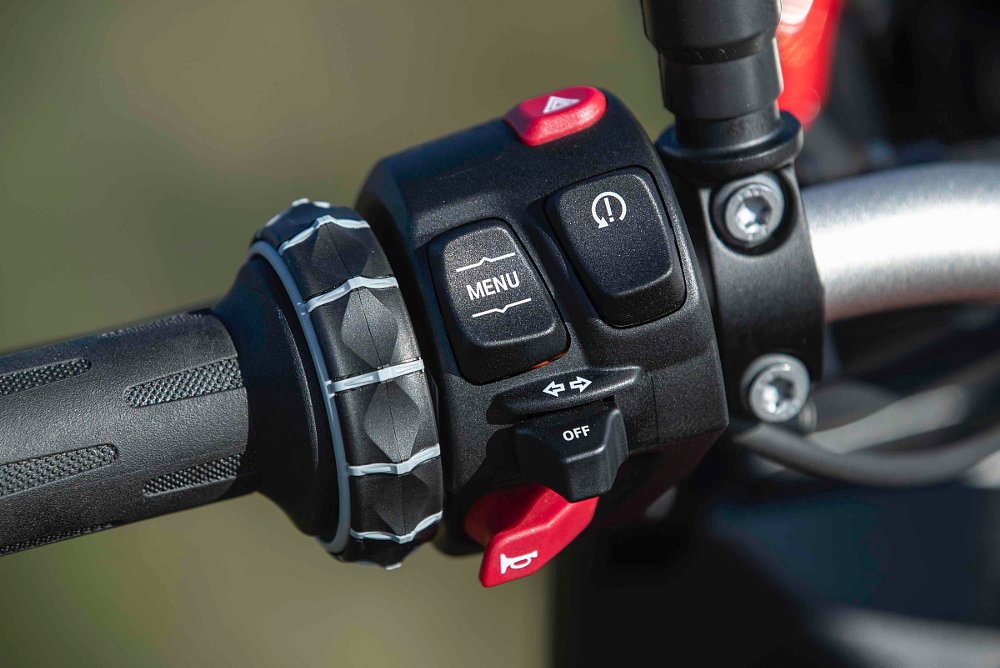 suspension on the BMW F 900 XR