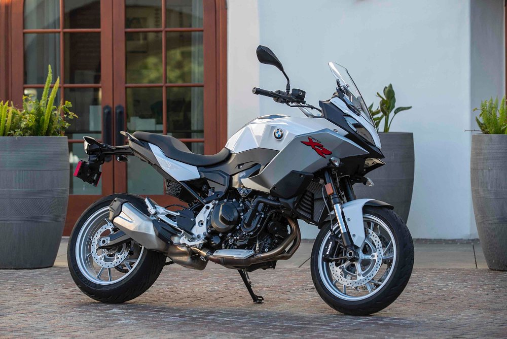 BMW F 900 XR in white