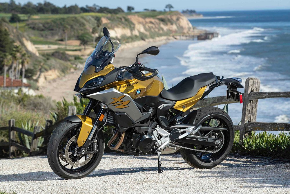 BMW F 900 XR gold version