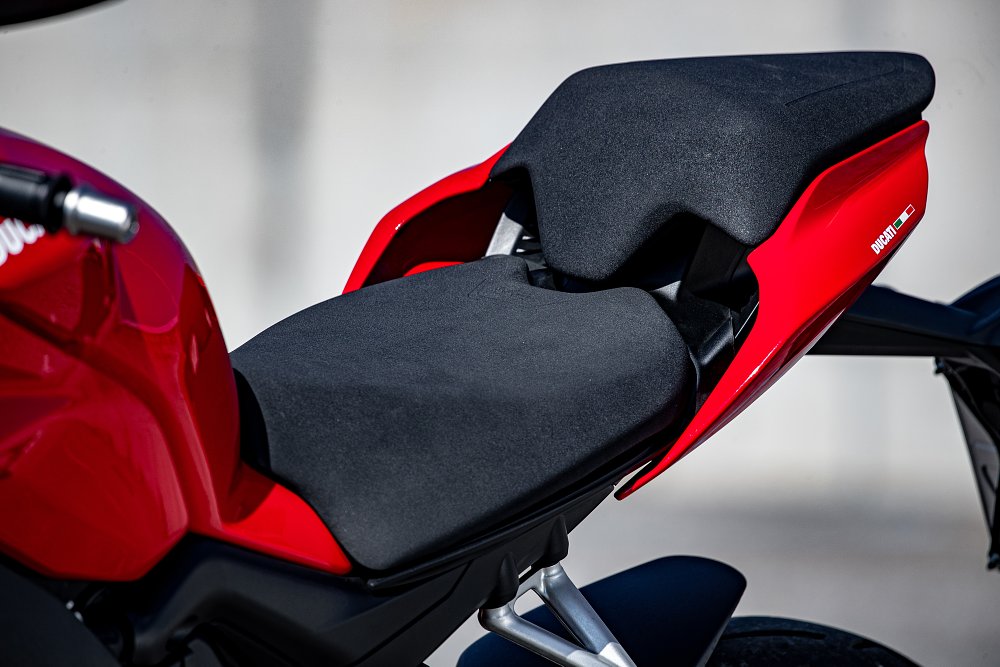Ducati Streetfighter seat