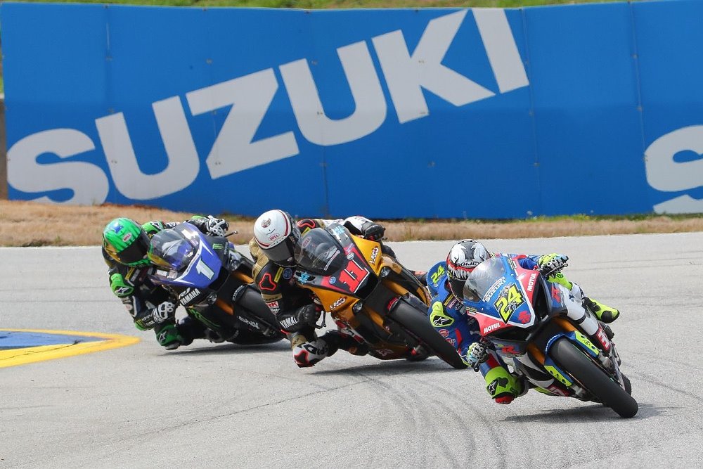 MotoAmerica Superbike race