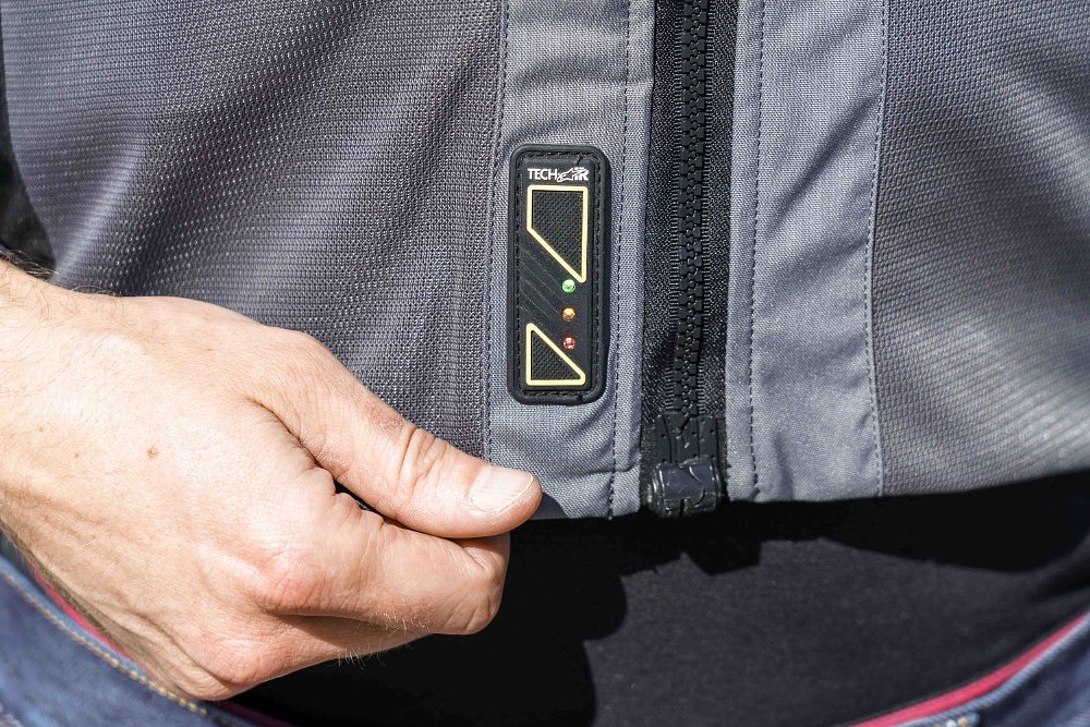 detail of LED lights on the Tech-Air 5 airbag system