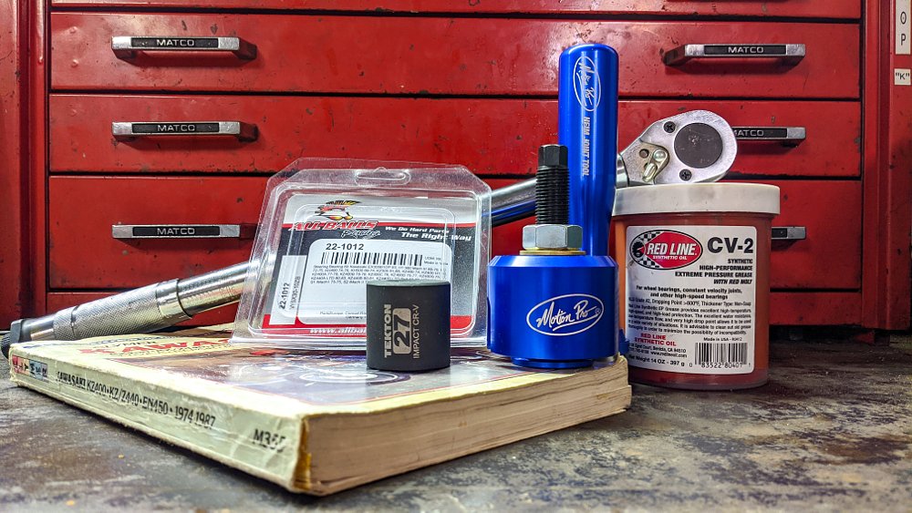 Tools for removing bearings