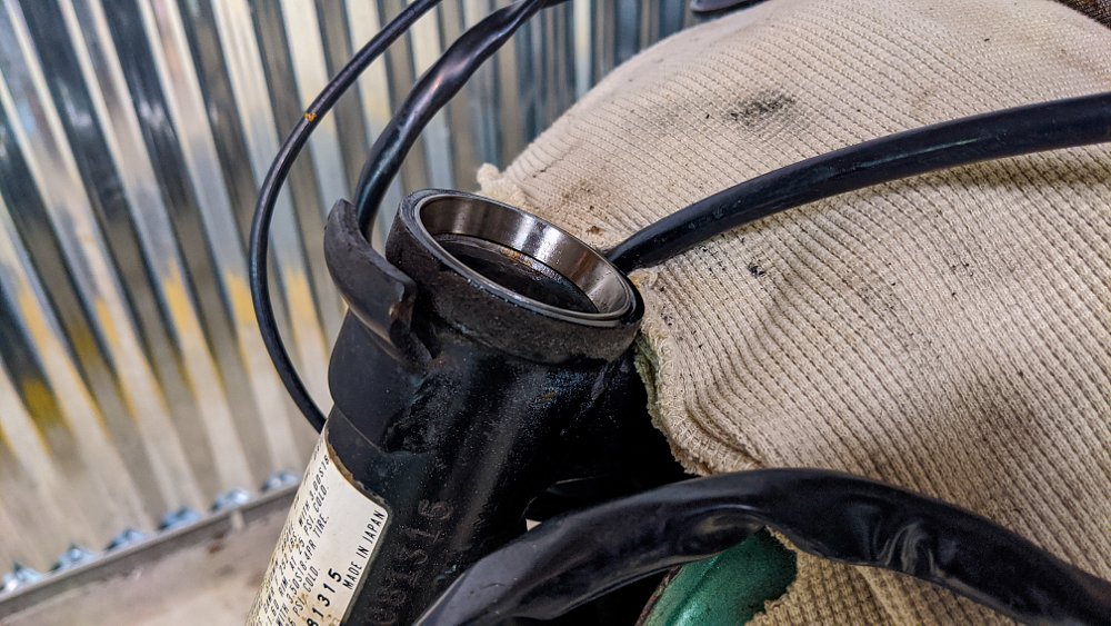 Bearing race install