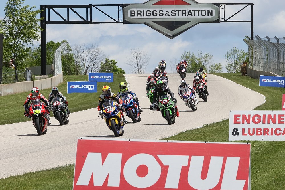 start of the Stock 1000 race