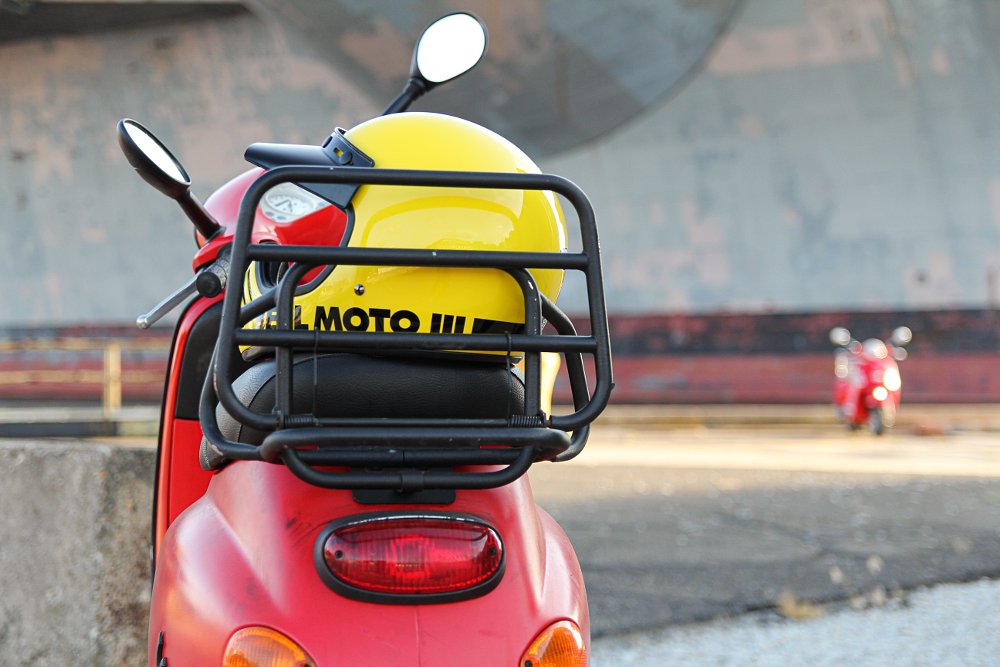 Bell Moto III Helmet With Vespa LX150
