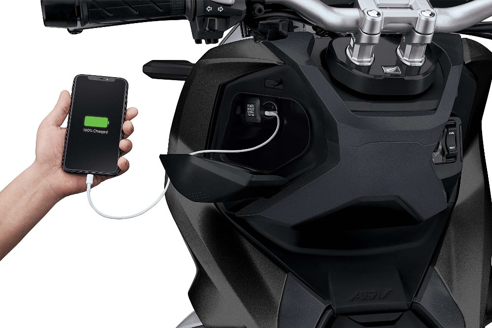2021 Honda ADV150 charge port detail