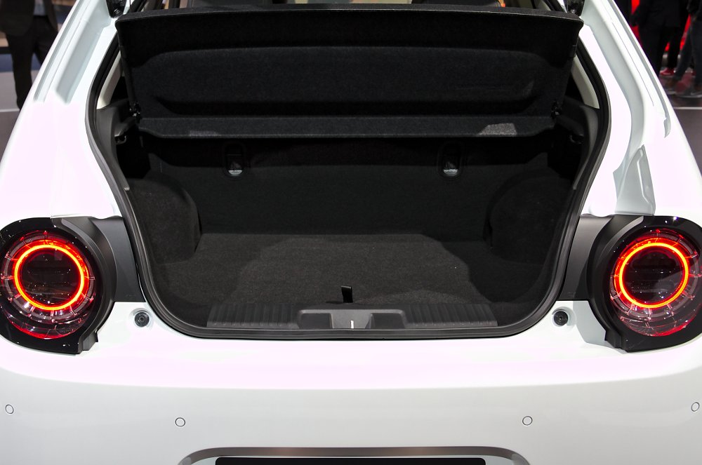 Honda e trunk