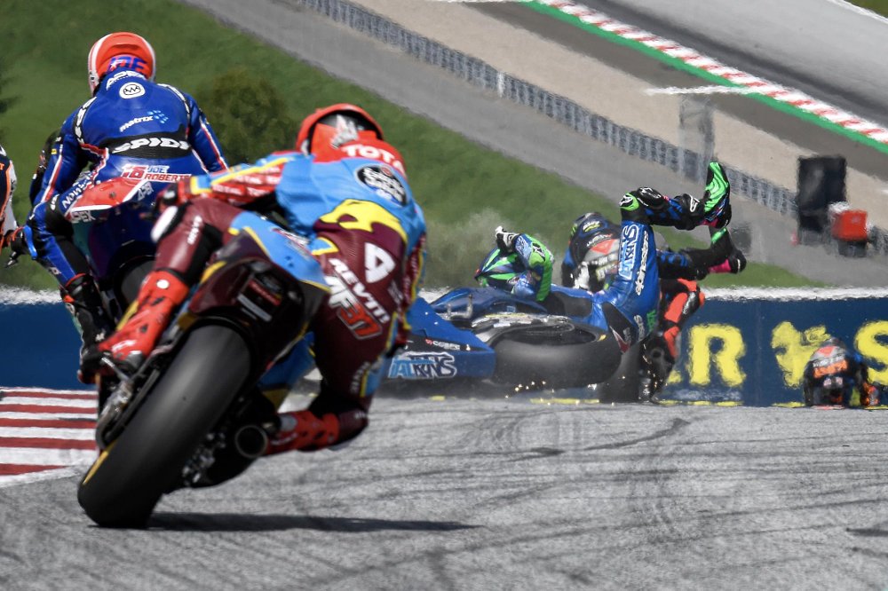 Enea Bastianini's Moto2 crash in Austria