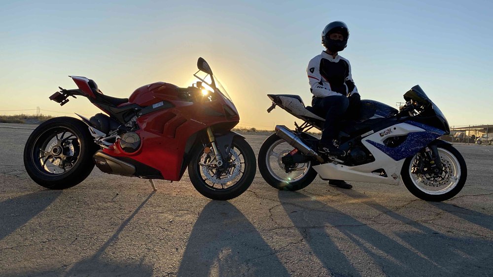 Ducati Panigale V4 and Suzuki GSX-R1000 at sunrise
