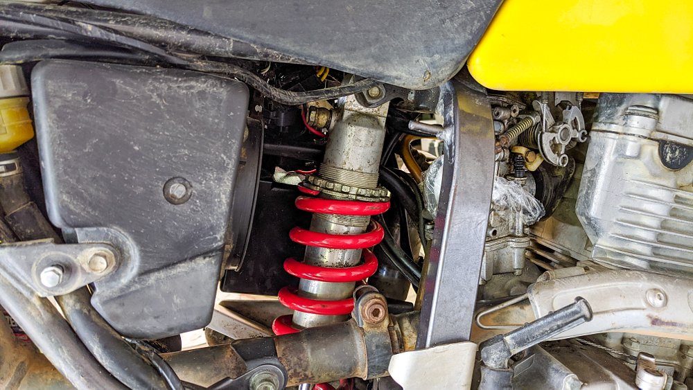 Dirt bike shock adjustment collars