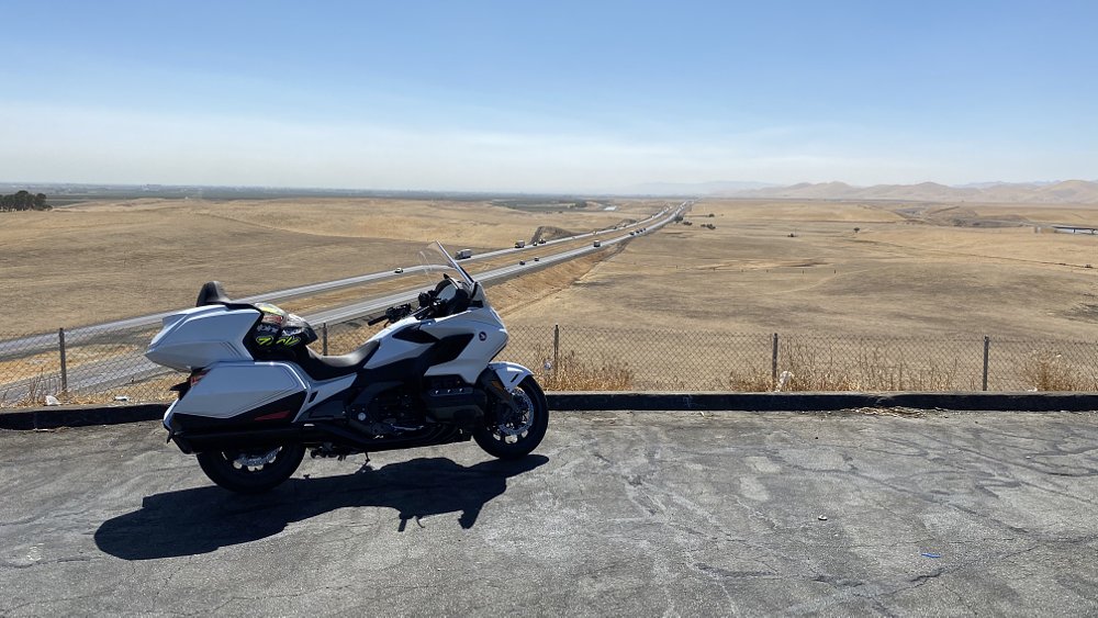 2020 Honda Gold Wing Tour Interstate highway view