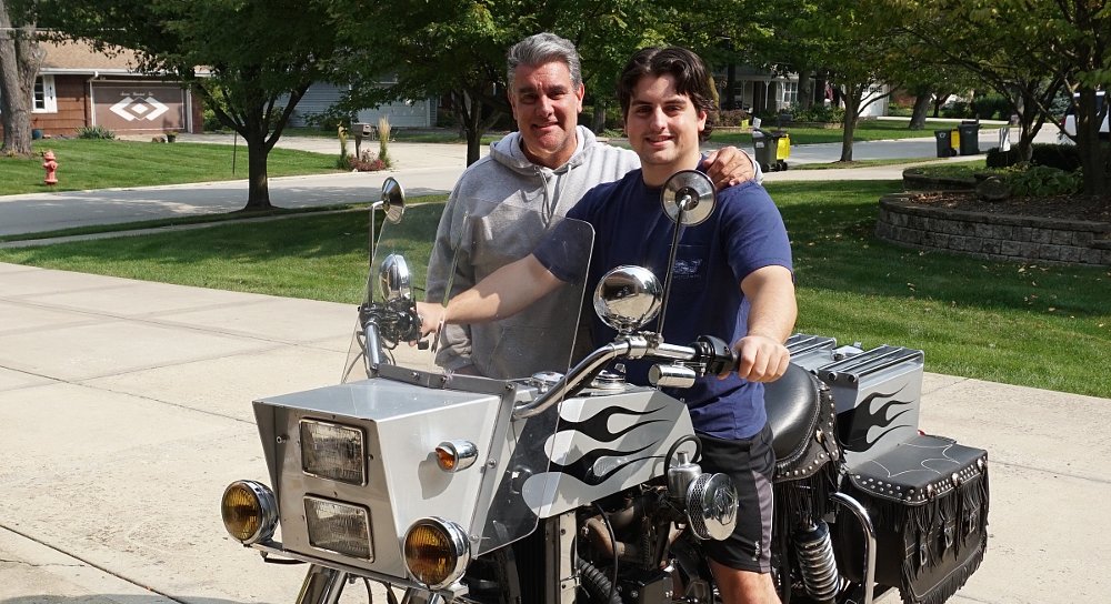 Bob and Joey Mondo on the Auto Four