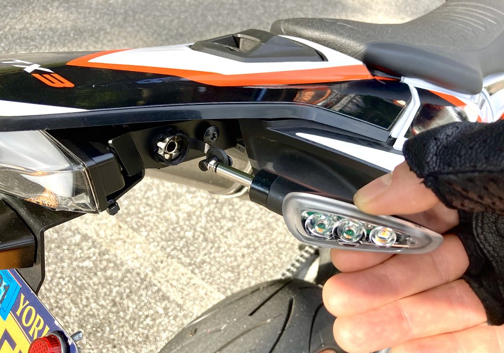 ClickNRide removeable turn signals