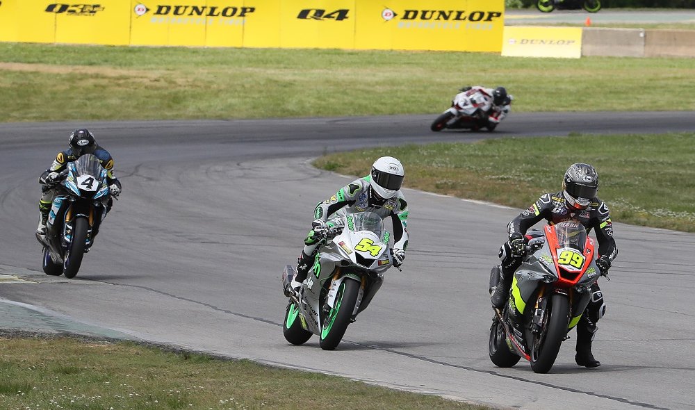 MotoAmerica Supersport race
