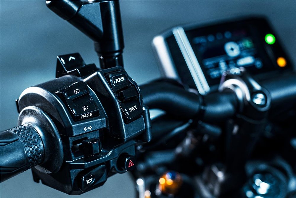 Yamaha MT-09 SP cruise control