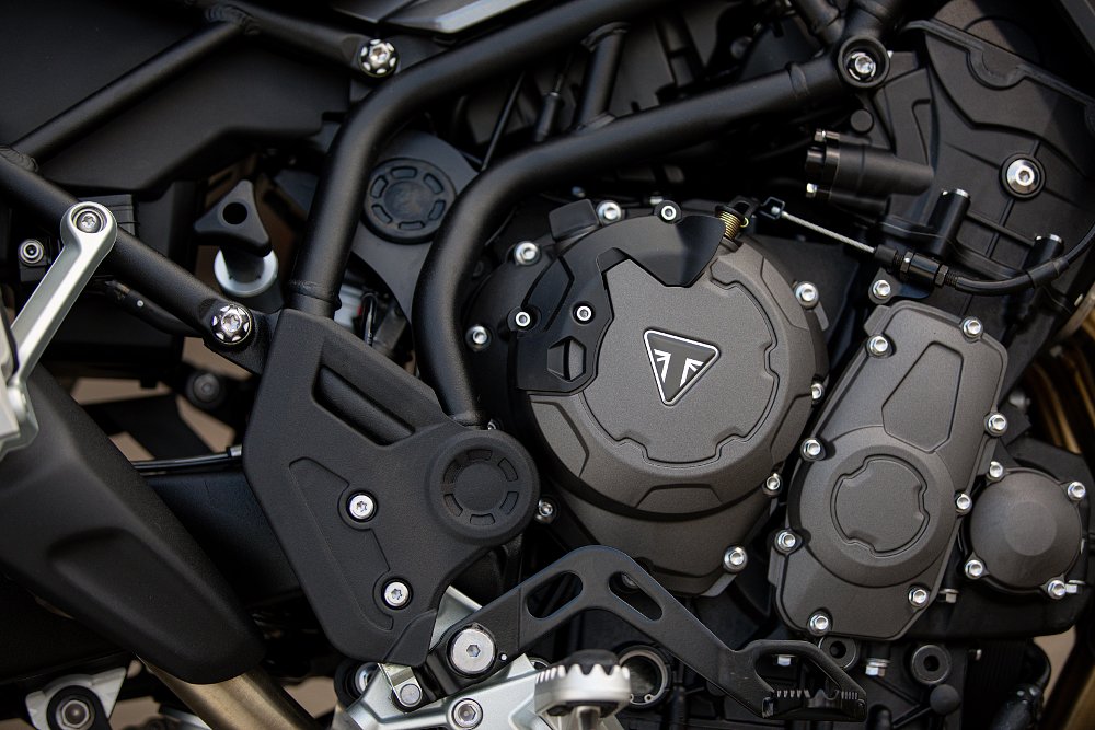 Triumph tiger 850 engine