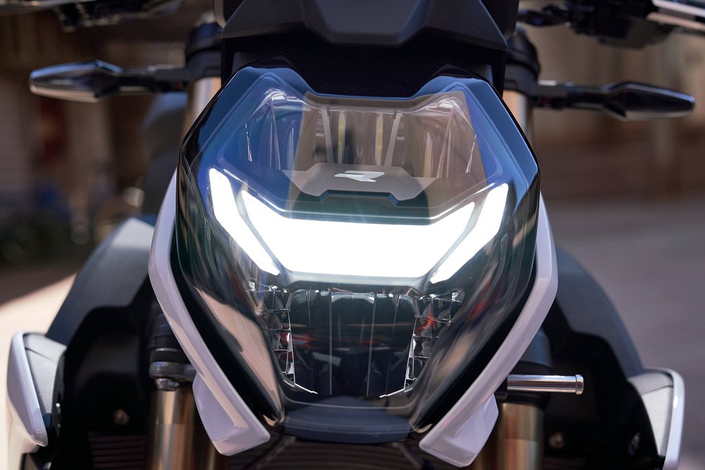 2021 BMW S 1000 R LED headlight