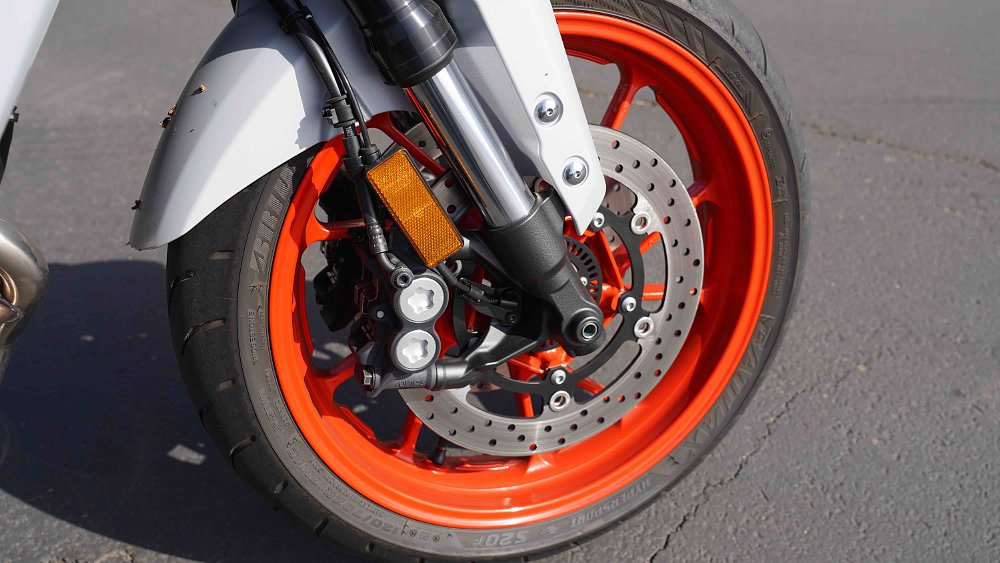 the front wheel and brake setup on 2020 Yamaha's MT-09