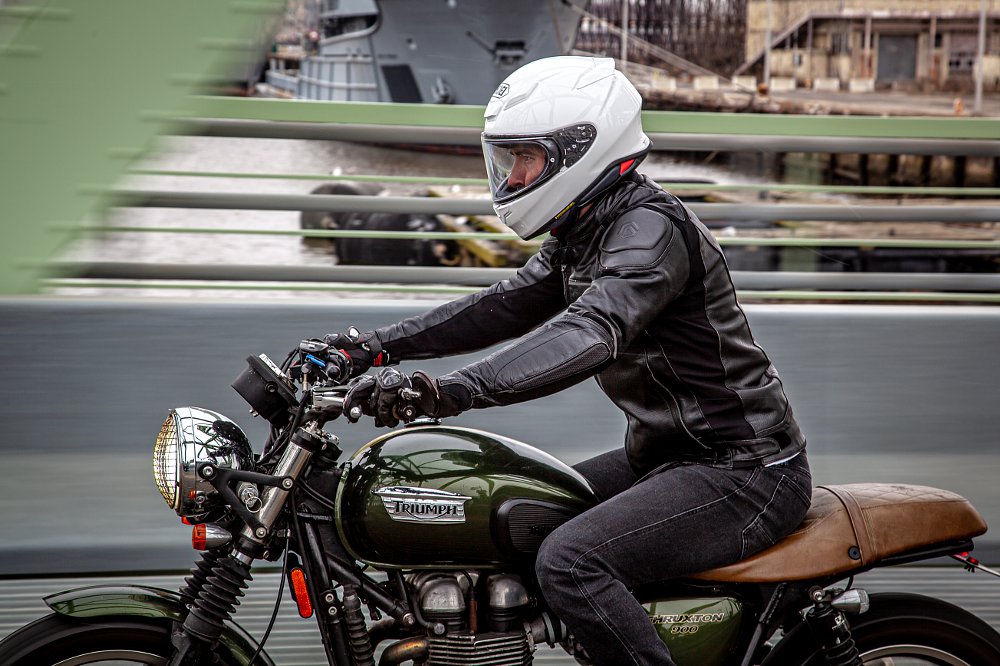 Shoei RF-1400 Weight