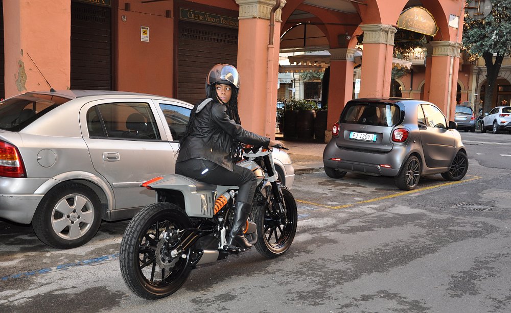 testing the XR338 on the street