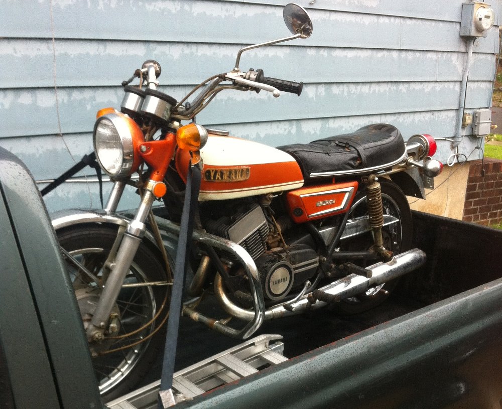 1971 Yamaha R5 in the bed of a Toyota pickup