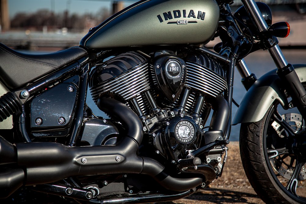 2022 Indian Chief Dark Horse Review