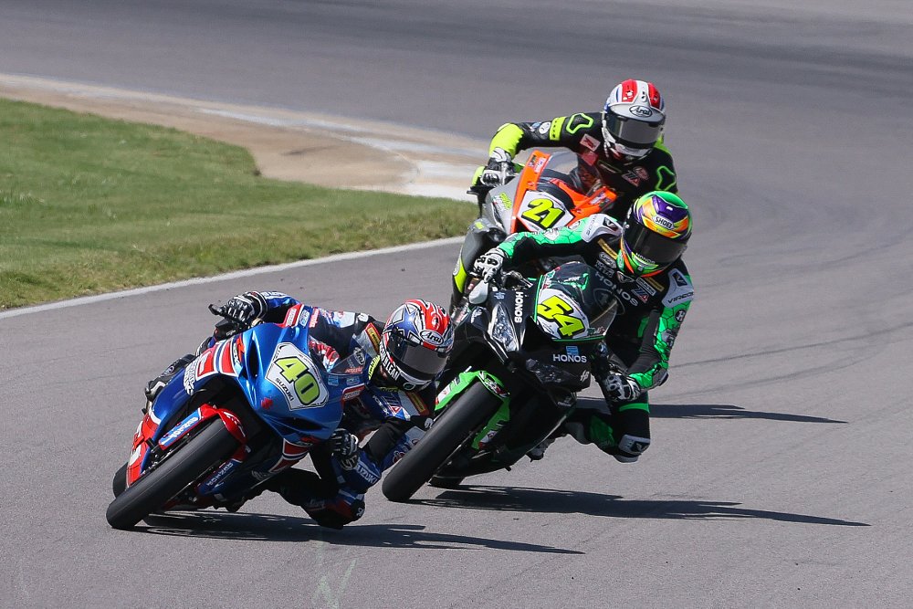 2020 MotoAmerica Supersport race