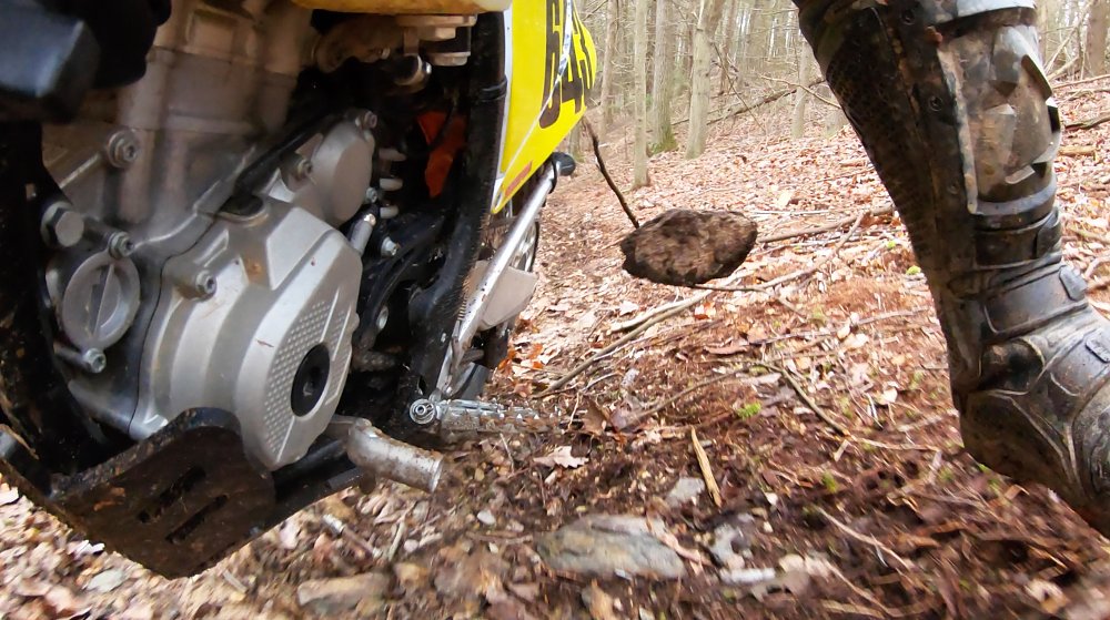 The Leatt GPX 5.5 Flexlock Boots are very similiar to the Alpinestars Tech 7 Boots but the ankle feels more secure and protected.